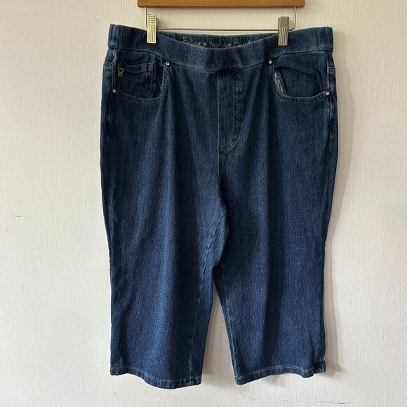 Believe In Your Own Beauty Bermuda Shorts Womens Size 14 Pockets Pull On - Picture 1 of 5